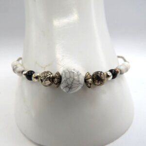 Handcrafted Bracelet Silver Tone Marbled Heart Bead Bracelet Black White